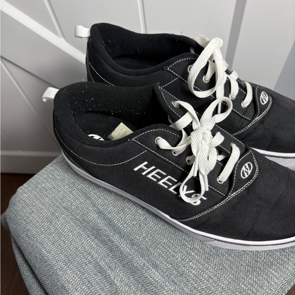Heelys Unisex Wheeled Footwear Black and White Sneakers Size 11 Big Kid